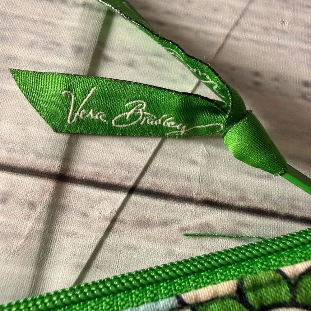 Vera Bradley Retired Cupcakes Green ID Card Holder Zip Wallet Key Chain Ring